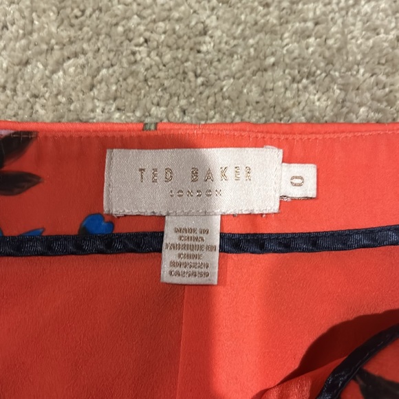 Ted baker floral print shorts - Picture 2 of 3